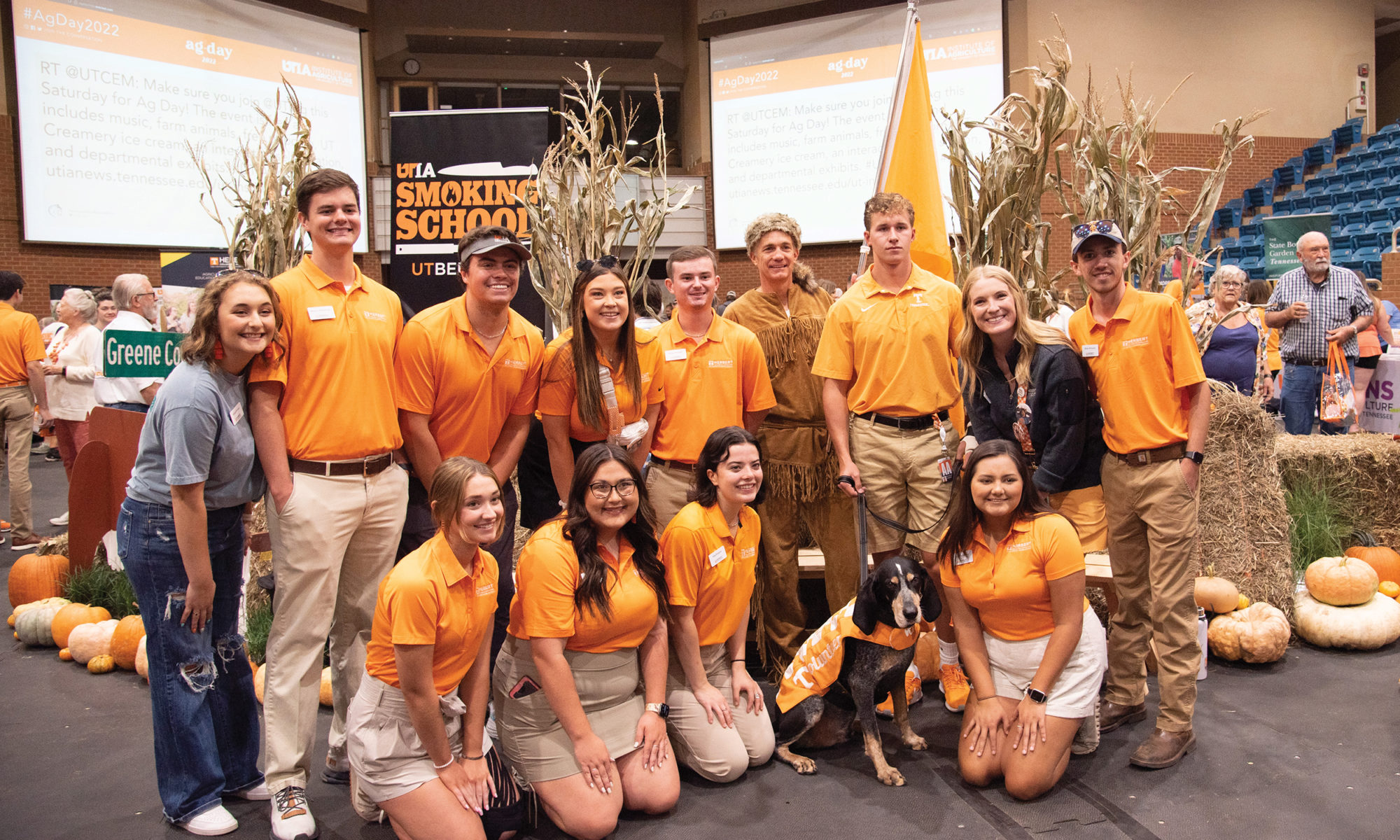 Group of Herbert College of Agriculture students with Smokey