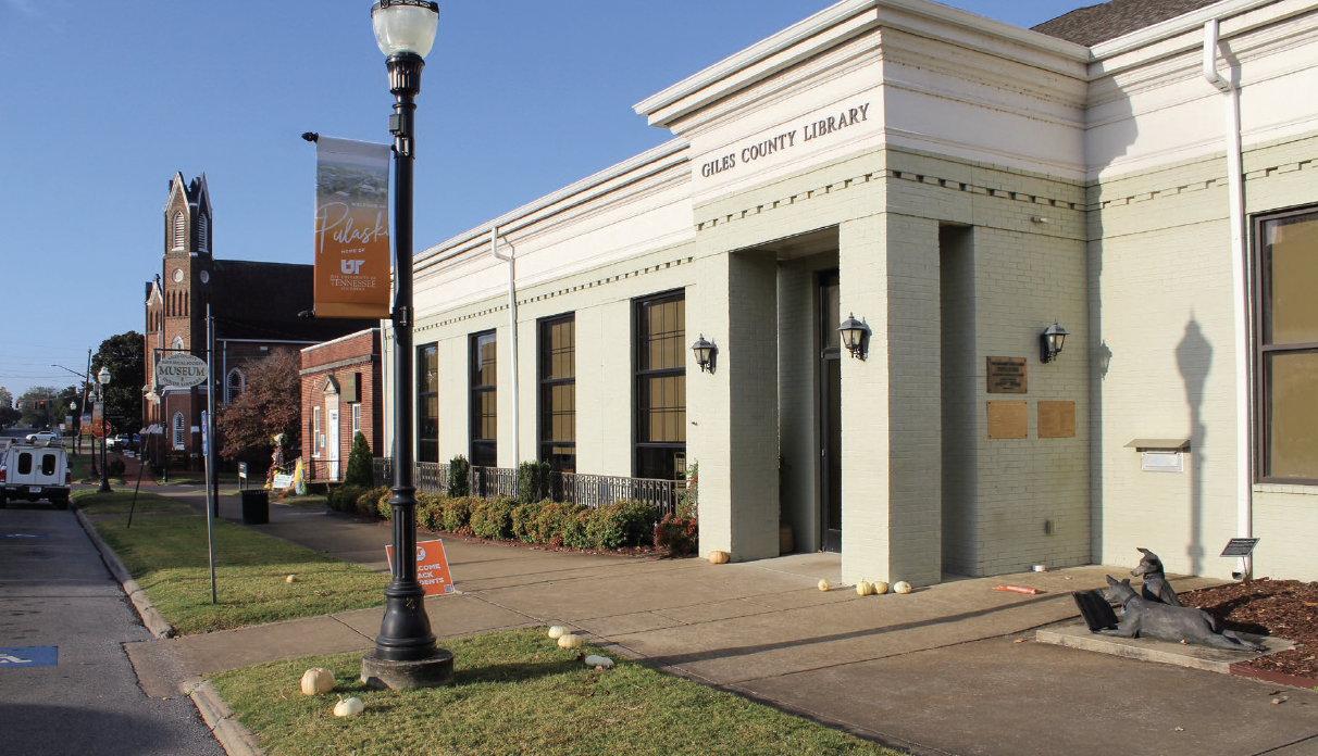 The exterior of the Giles County Public Library